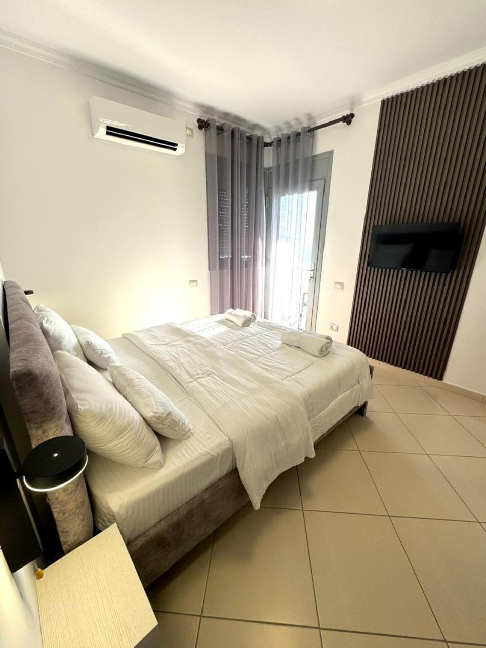 Hotel Abedini Саранда Экстерьер фото