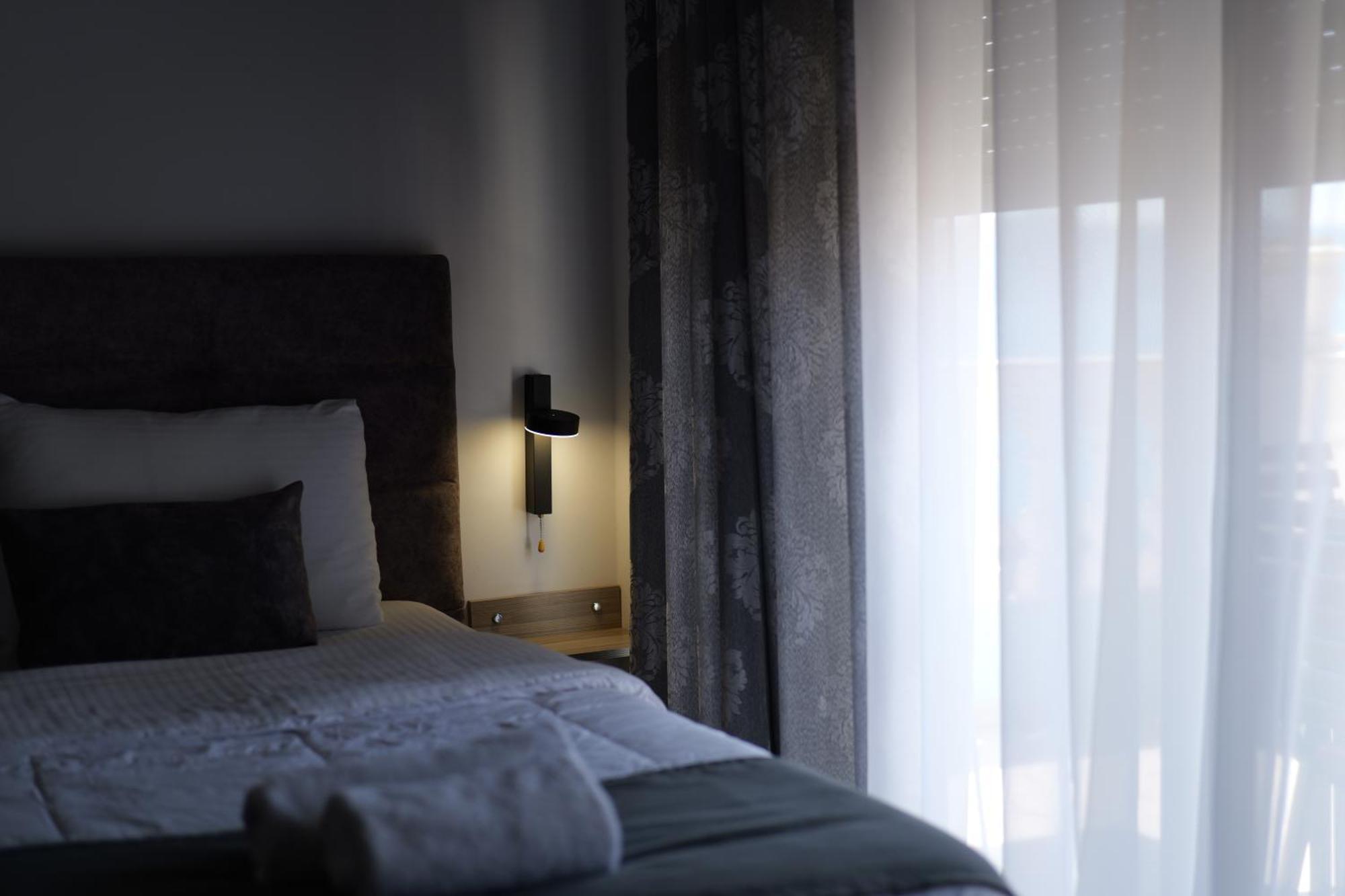 Hotel Abedini Саранда Экстерьер фото